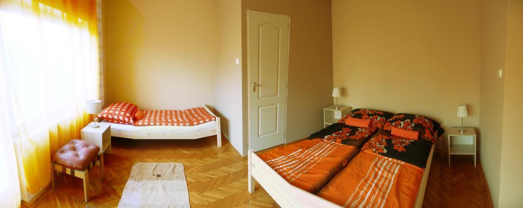 Orchidea Apartman Tata Phòng bức ảnh
